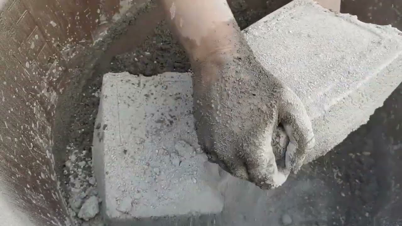 Asmr - Gritty sand cement Crispy Crunchy Crumbling in water 💦#oddlysatisfying 