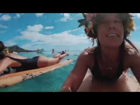 Видео: Surfing Waikiki Hawaii