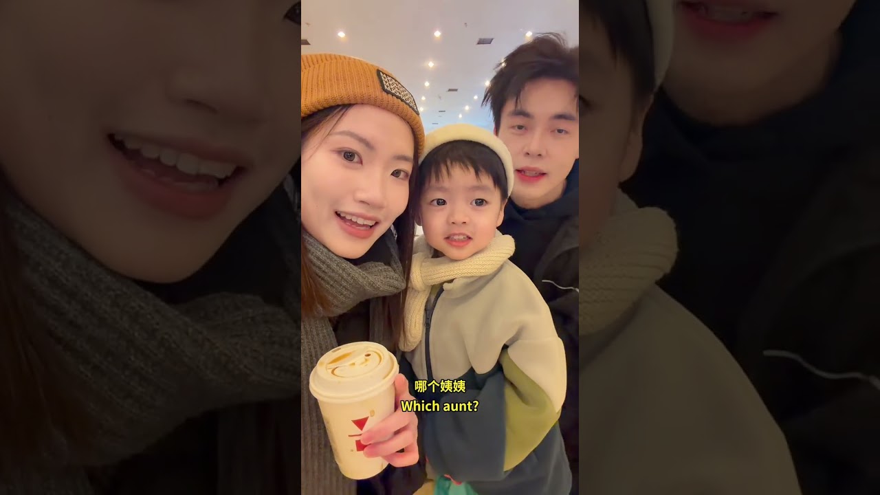 Lewen宝宝和亲友们准备出发去酒店送惊喜了！大家都非常紧张，但是乐文超级悠闲！在酒店外面的各个地方等待新娘出现，姐姐说仿佛在做贼一样越等越紧张😂