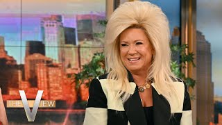 Theresa Caputo Reads 'The View' CoHosts Ana Navarro, Sunny Hostin | The View