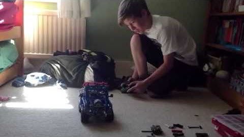 Lego car powered by Raspberry Pi with PS3 controller v0.1