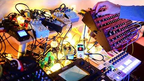 [2020/07/29] Rhythmic Drones with Behringer Neutrons (and a Blooper)