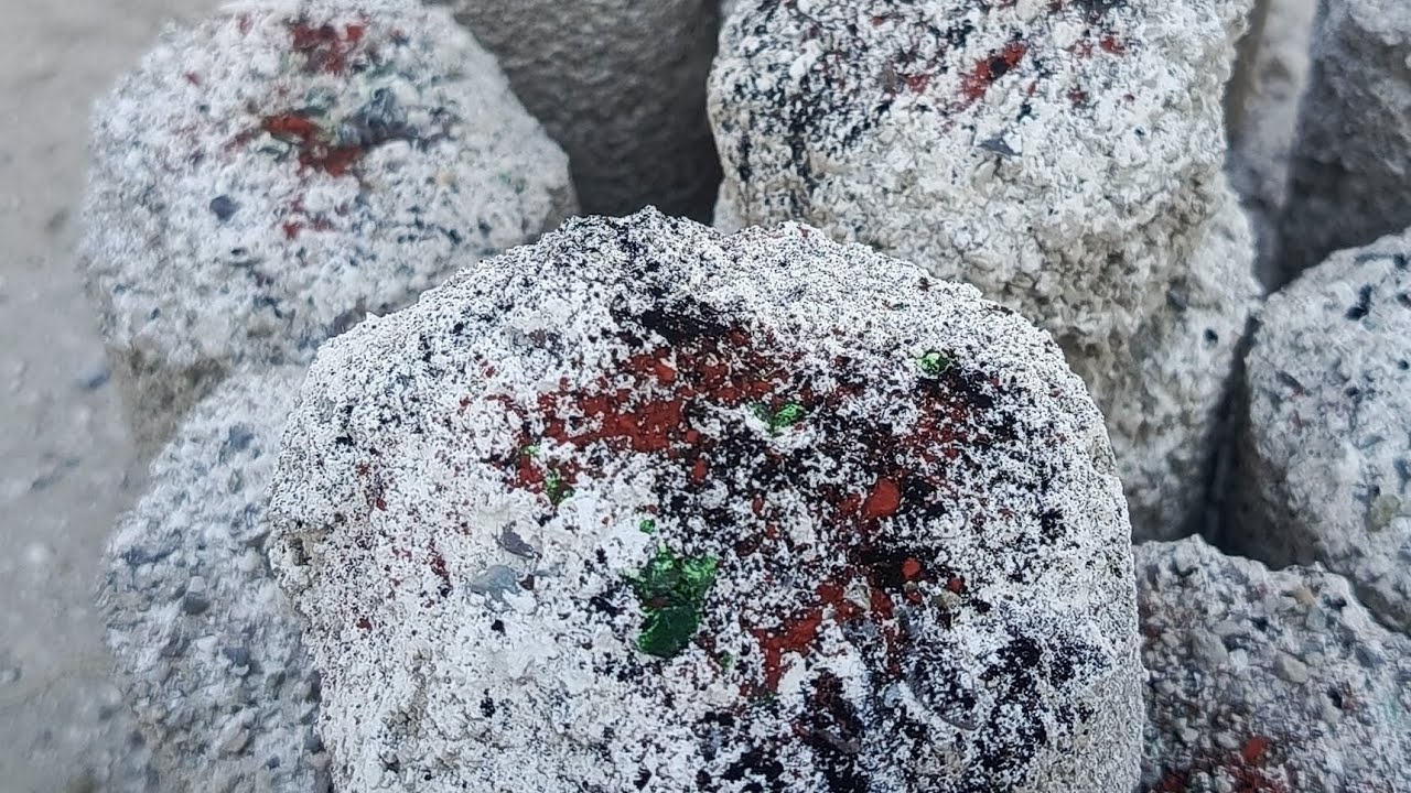 Black 🖤 and White 🤍 Concrete 🪨 and Sand Dry Water 💦 Crumbling 💞⚱️