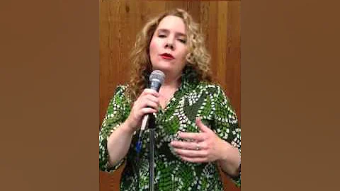 Shelley Dill singing "Somewhere Over the Rainbow"