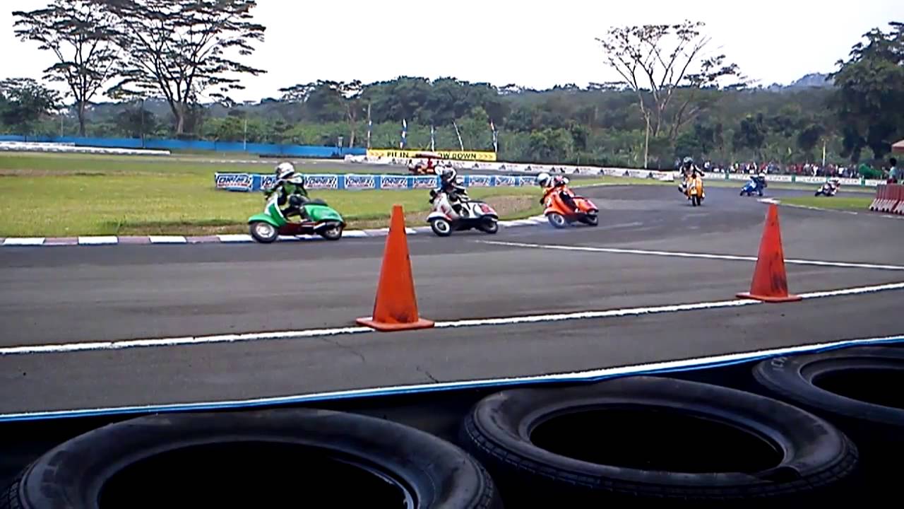 Vespa balap 2012 YouTube