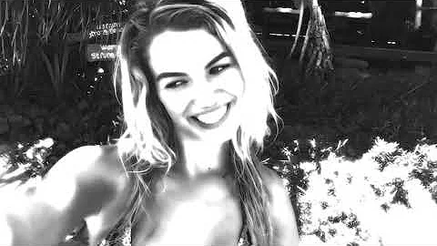 Hailey Clauson vs Barbara Palvin