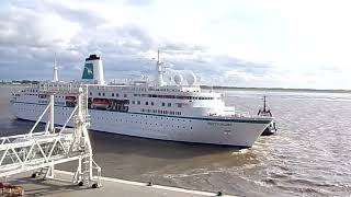 Die MS Deutschland beginnt ihre erste Reise in der Sasion und nimmt Kurs auf Portsmouth (GBR)