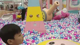 Liburan sekolah bermain playground di Playtopia Pakuwon Mall