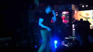 Future Islands - New Untitled Song (live @ Crowbar)