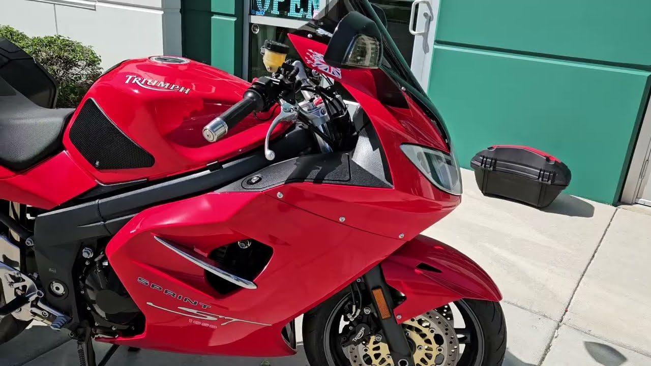 2008 Triumph Sprint ST 1050. - YouTube