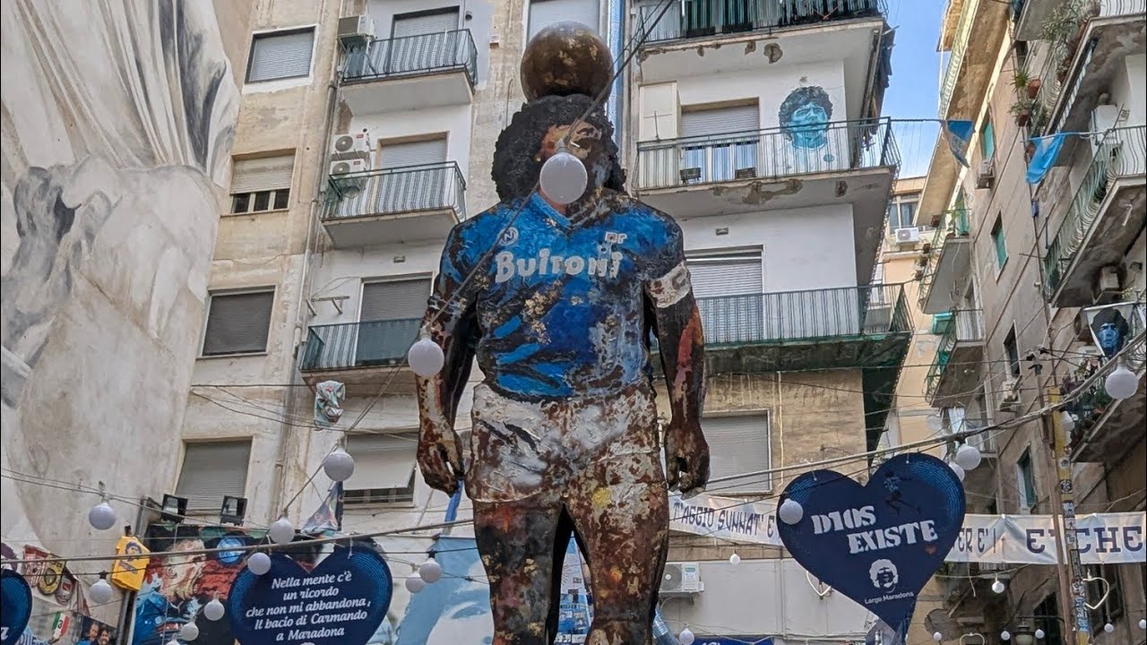 Napoli 🇮🇹 |  Quartieri Spagnoli #Maradona