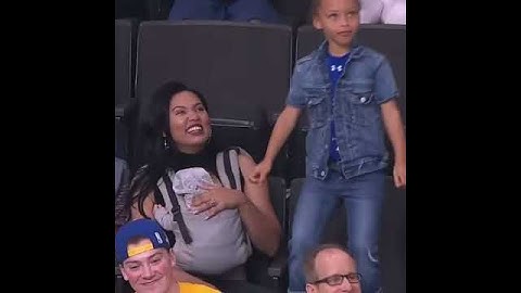 Riley Curry daughter of Stephen Curry was dancing
