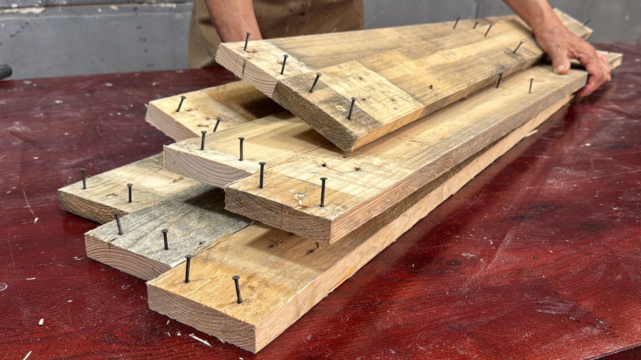Crazy Pallet Transfor  An Unbelievable One of a Kind Design by a 65 Year Old Carpenter
