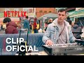 Improvisando en la plaza | Clip oficial | Yo era famoso