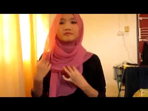 tutorial hijab pashmina simpel dan cantik untuk jalan jalan 2014  YouTube