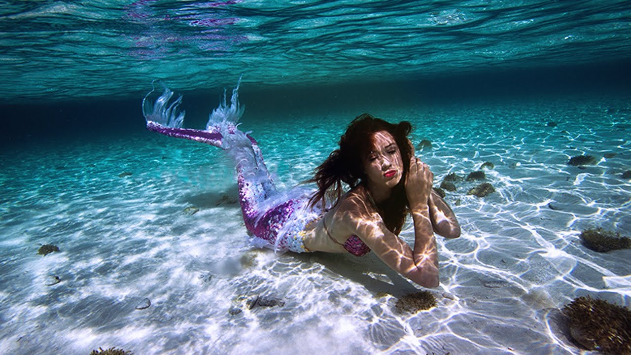 Новое видео вода. Water. Crystal Swimin. Amanda Blue Water. Crystal Clear Water woman.