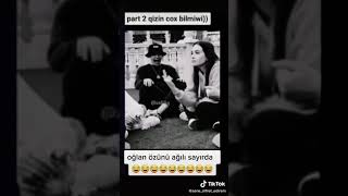 Oğlanla Dostu Özünü Ağilli Hesab Edi̇r