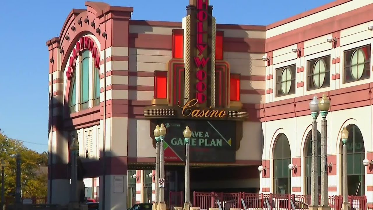 Would Hollywood Casino moving deal a good or bad hand to Aurora