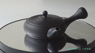 常滑焼の伝統工芸士が作った究極の手づくり平型急須 黒泥 千筋 松皮