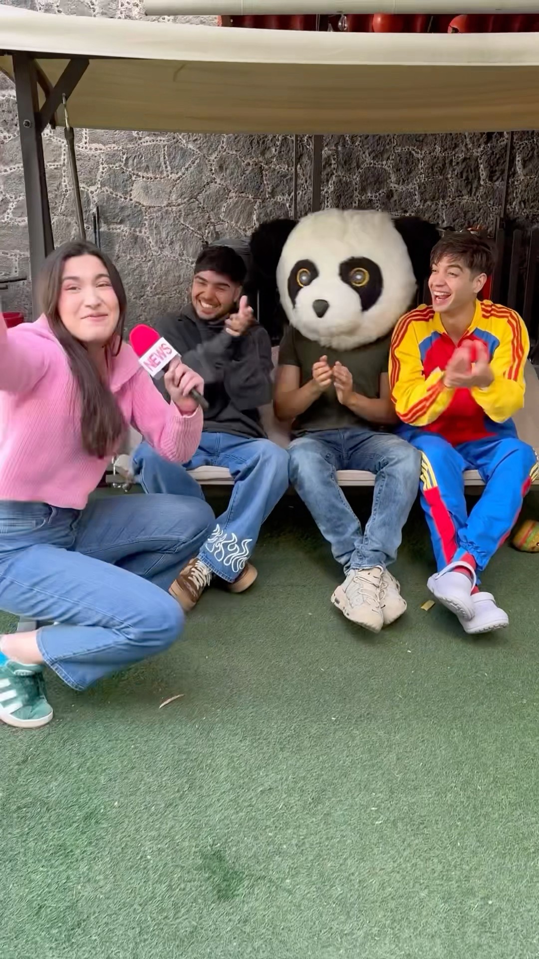 MIRÁ COMO MUEVE LOS HOMBRITOS @YOLOAVENTURAS