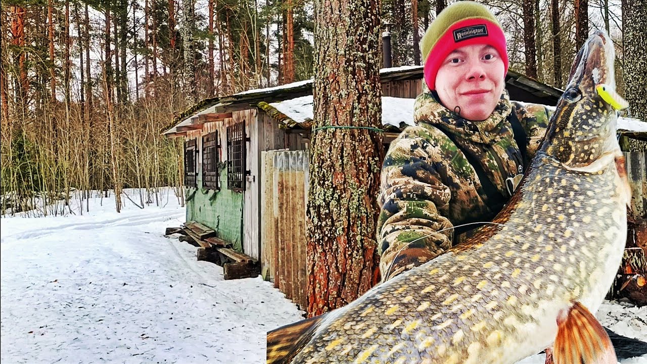 ЖИВЕМ 2 ДНЯ В ТАЁЖНОЙ ИЗБЕ И ЛОВИМ ТРОФЕЙНУЮ РЫБУ , МОЕ ПЕРВОЕ ПУТЕШЕСТВИЕ ПО РОССИИ!!!