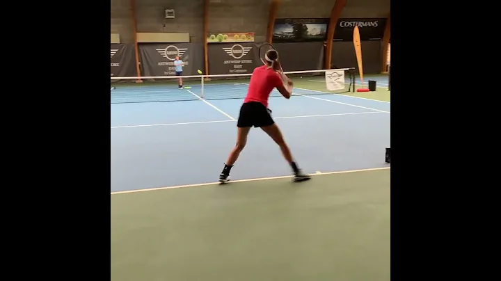 WTA no.96 @greetjeminnen working on her forehand