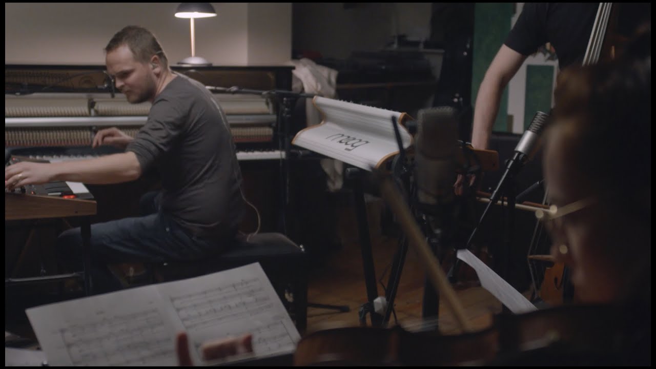 Guarda ELEFAN - Bells (Living Room Session) su YouTube Guarda ELEFAN - Bells (Living Room Session) su YouTube