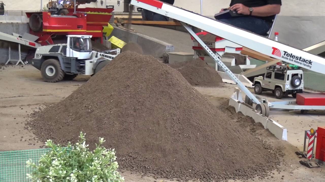 Moveable conveyour belt