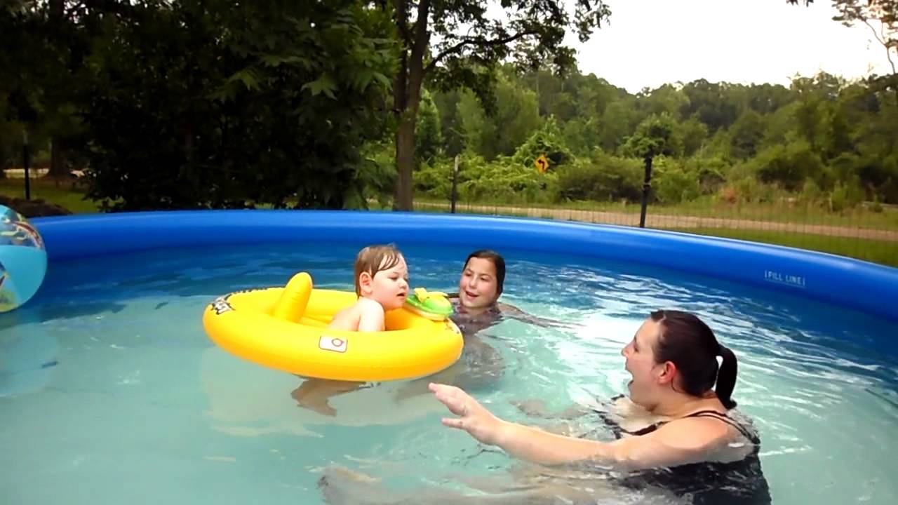 Damian playing in Swimming Pool at Nonna's 2011 012.MP4 - YouTube