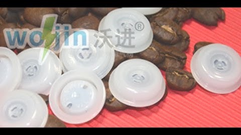 1 KG Coffee Bag With Coffee Valve Running In WoJin Semi Automatic Valve Applicator VM O2