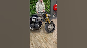 We keep polishing this Triumph Thruxton Chrome edition 🤪 #bikelife #triumph #triumphthruxton