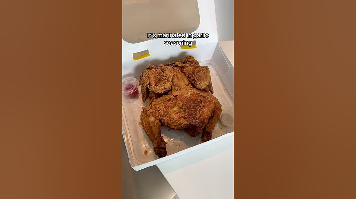 Barang baru di Supermarket T&T: ayam goreng utuh seharga $12. #canada #friedchicken