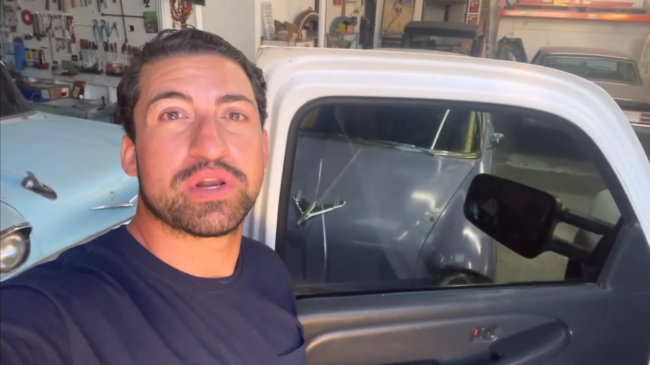 9906 GMC/Chevy Silverado drivers side manual window/lock door panel