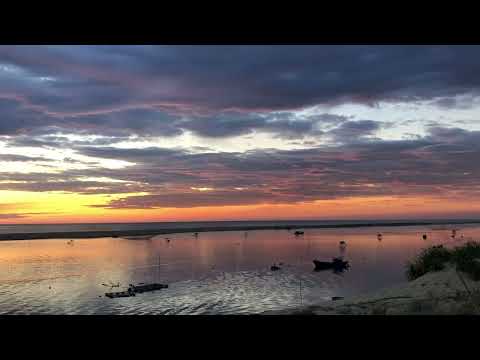 Đón Bình Minh Cùng Tôi - Yên Bình Ở Làng Chài Ven Biển, Thở Mộng Bầu Trời Sáng Sớm Bình Minh