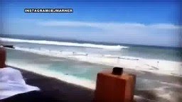 Des vagues géantes tuent 2 touristes à Bali - YouTube