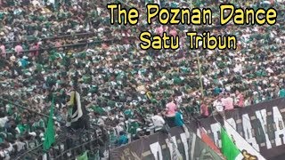 Mirip suporter eropa Bonek Satu Tribun The Poznan Dance