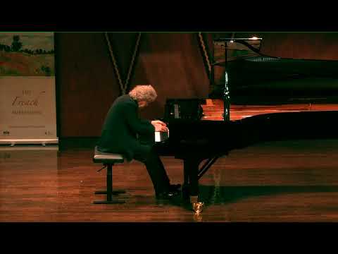 Pascal Rogé Plays