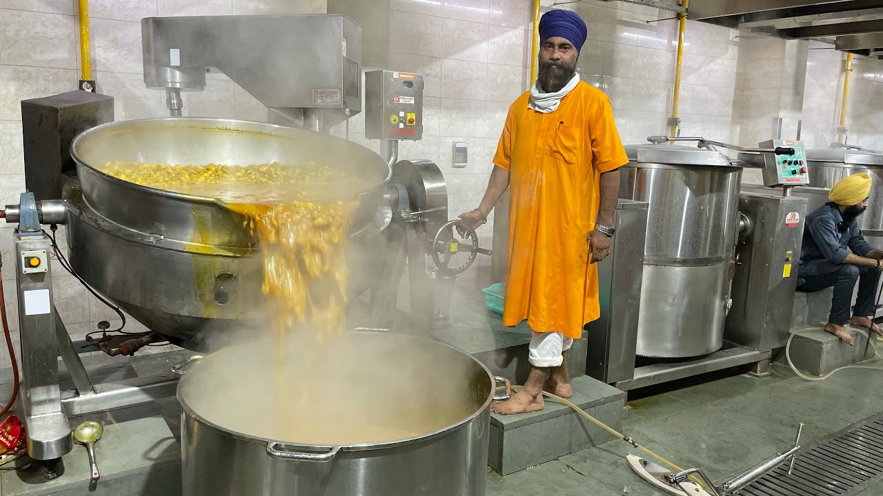 Fully Automatic Langar making at Gurudwara Bangla Sahib || 50,000 log yaha roz Langar karte hai