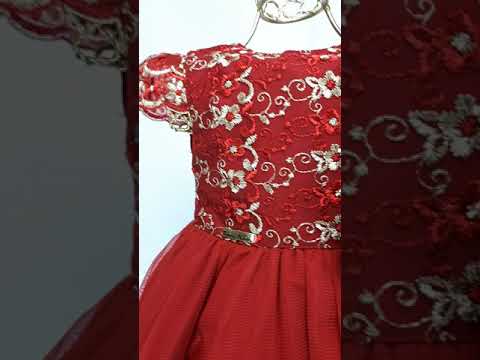 vestido vermelho e dourado