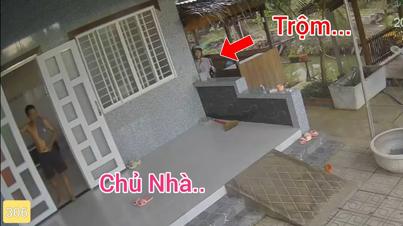 Tên Trộm Đang Hành Nghề Thì Chủ Nhà Mở Cửa Bước Ra.