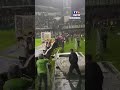 🇧🇷 INSOLITE | Ce joueur brésilien tombe dans un trou après avoir marqué un but｜TF1 INFO