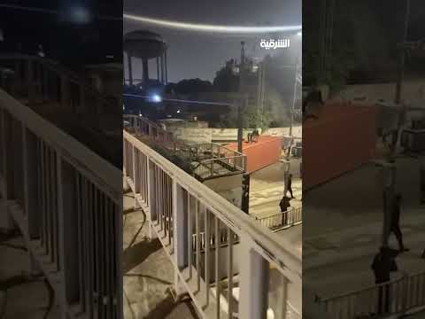 سقوط حاوية من أعلى جسر النصر في ذي قار