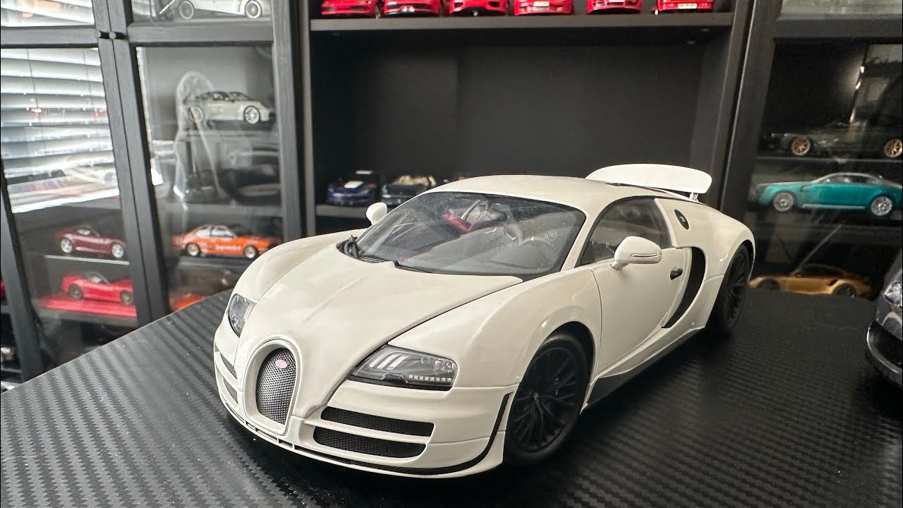 【バナナ】1/18 ミニチャンプス ブガッティ ヴェイロン 1:18 Bugatti Veyron Super Sport by Minichamps - YouTube
