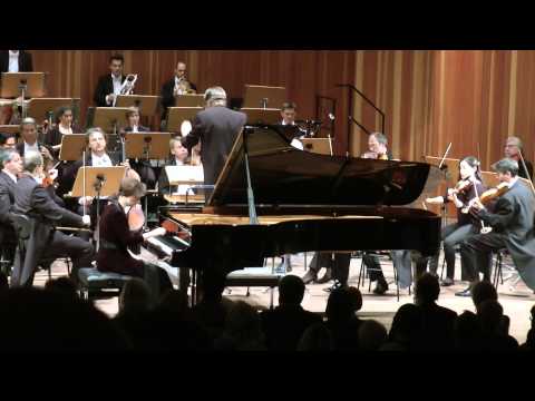 Dina Ugorskaja plays Mozart's Piano Concerto d-moll KV466 (Excerpt)