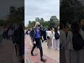 【ツイステ】ディズニーランドを満喫する190cmのヴィル様 | Dハロ2025