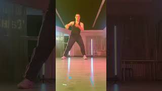 How to do knee drop?