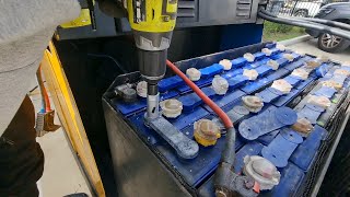 How To Replace/Remove a Welded Forklift Battery by Nick Nicoloudis 2,627 views 6 months ago 4 minutes, 3 seconds