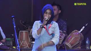Ayah - Karyawan Hwi - Black Star Live Pt. hwi Jepara