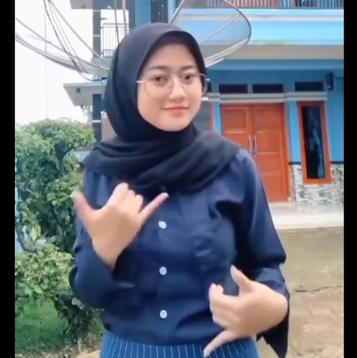 Story wa cewek jilbab cantik