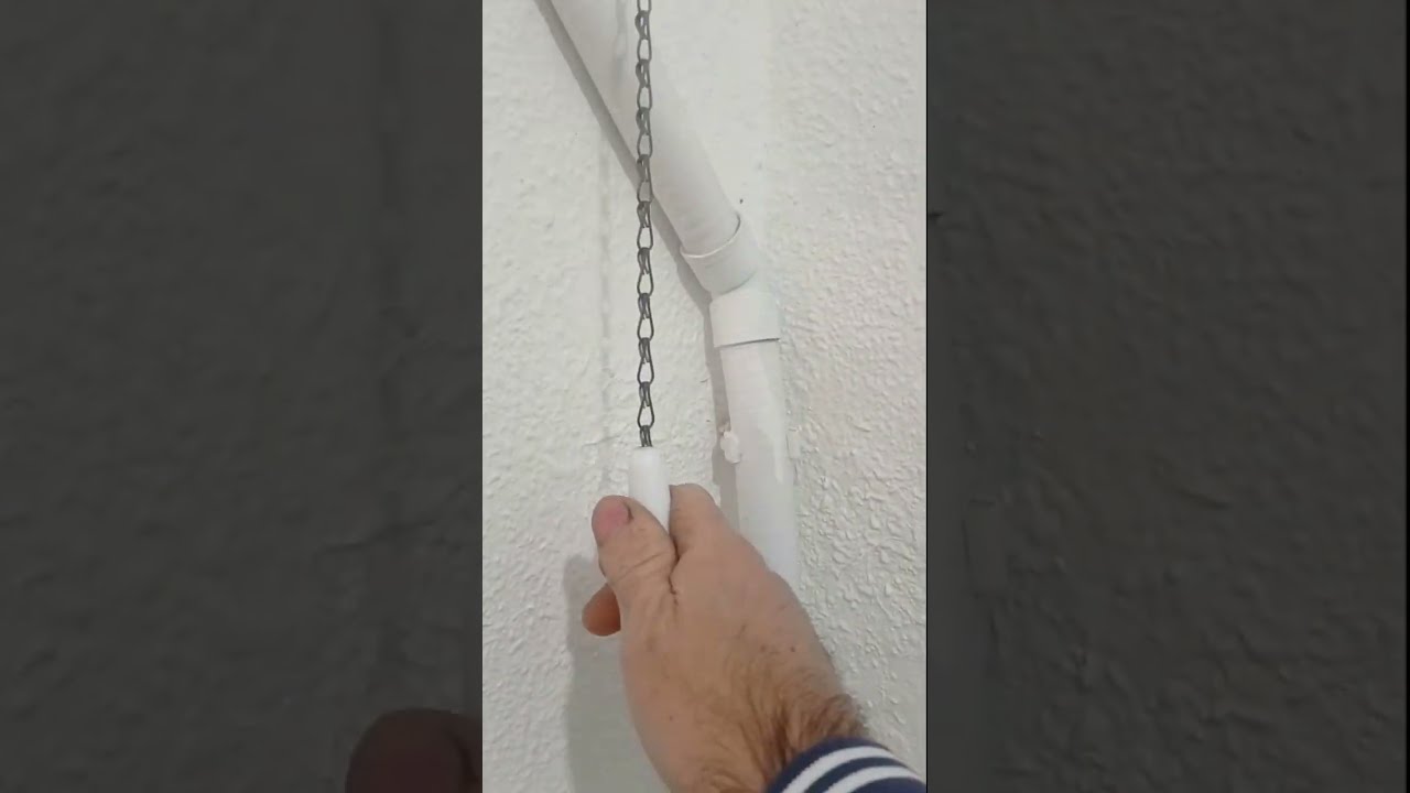 Como es un depósito antiguo de inodoro, wc 🙄😎. Elementos del mecanismo de descarga del agua.